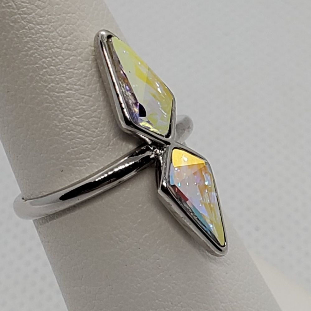 Fragrant Jewels Silver Irridescent Ring - Picture 4 of 8